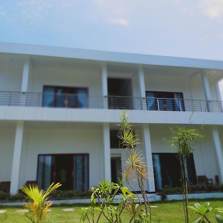 The Local Are Guling Villa Kuta  Exterior photo